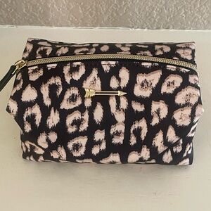 Stella & Dot Wild At Heart Leopard Print Cosmetics Bag NWT
